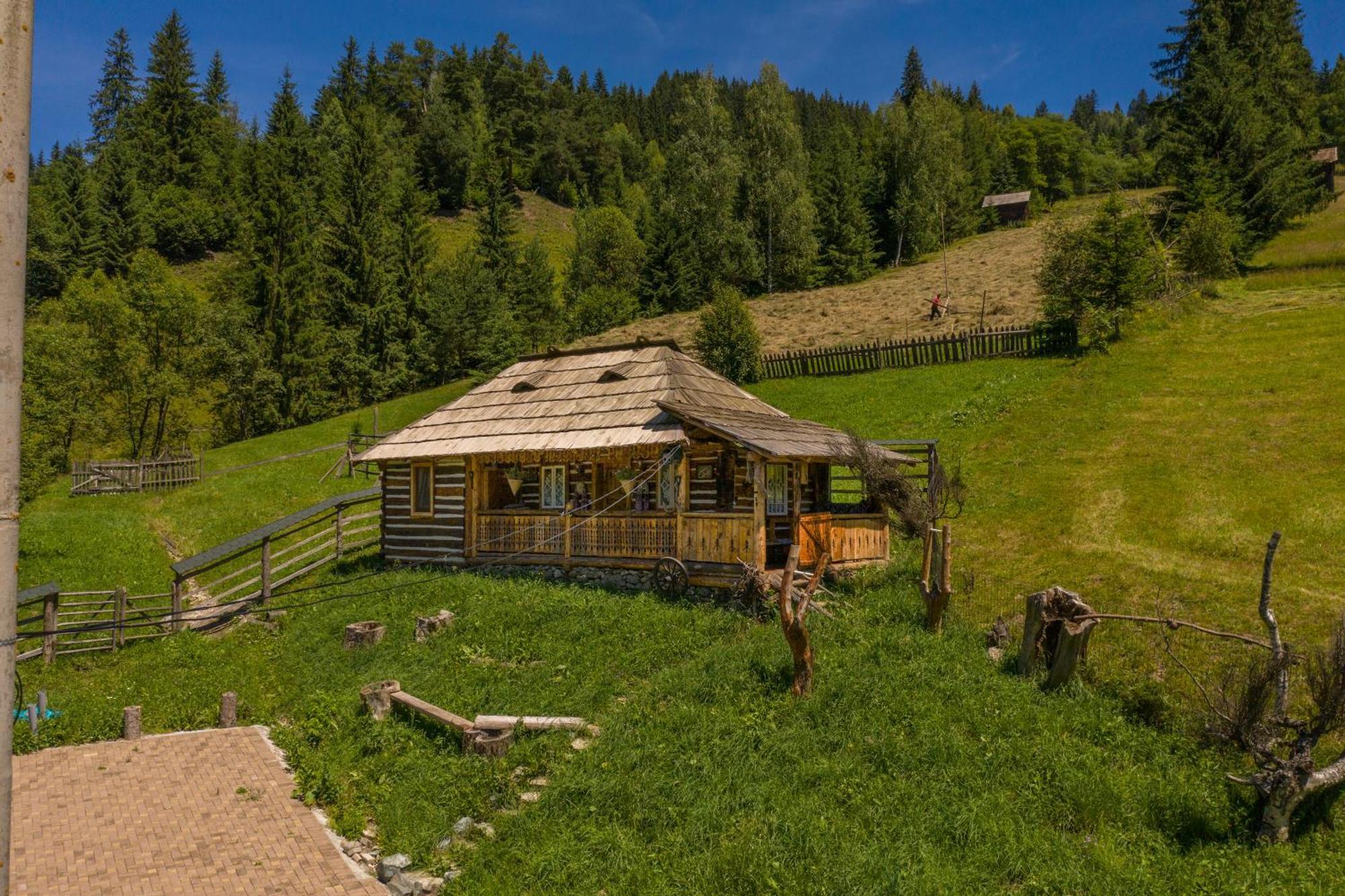 הוילה פונדו מולדוביי Casa Rustik Bucovina מראה חיצוני תמונה